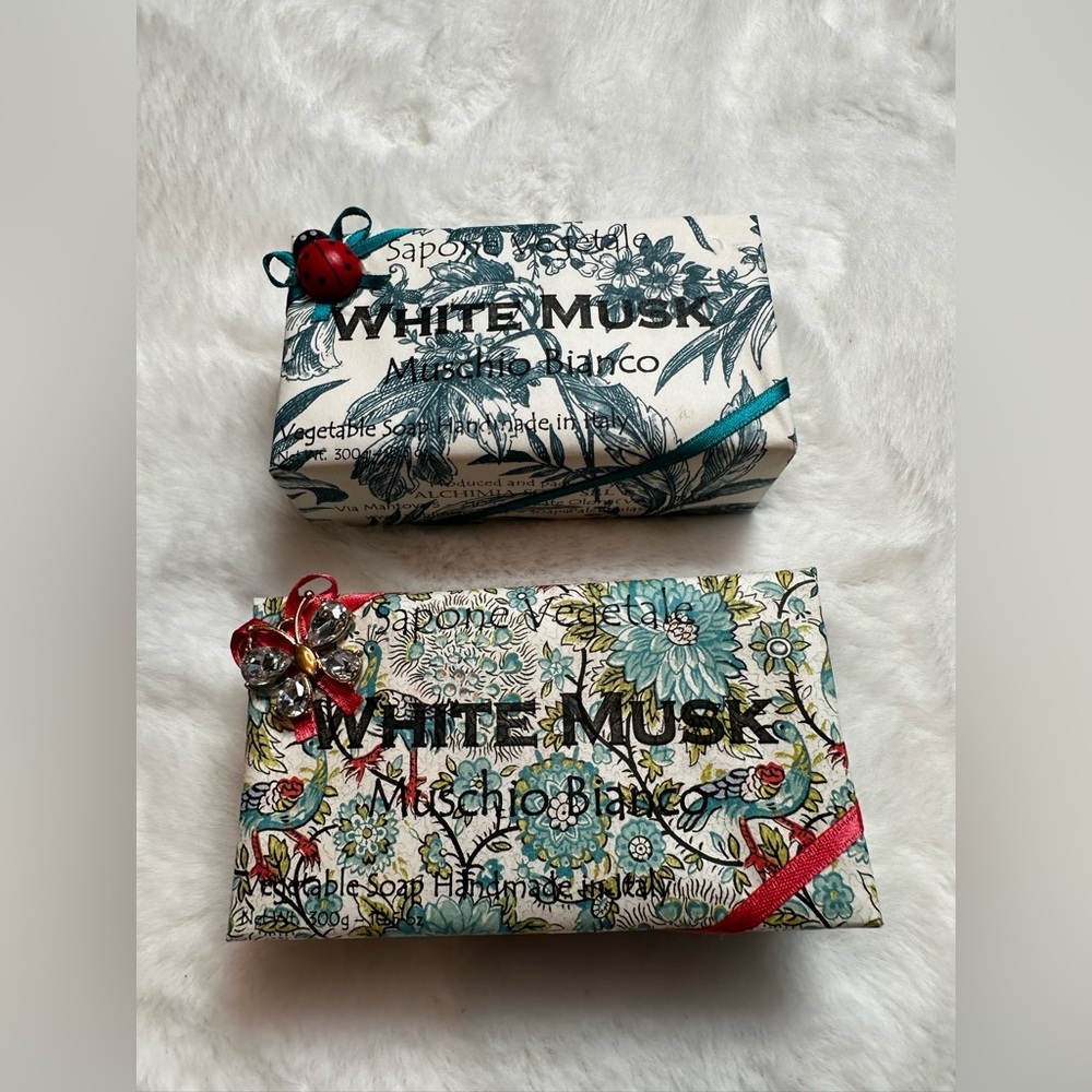 Floral Soap Set - Picture 1 of 5